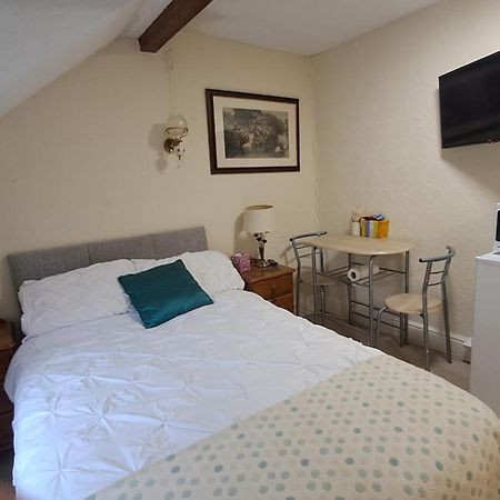 Coynant Farm Guesthouse - Farm Park Stay Swansea Kültér fotó