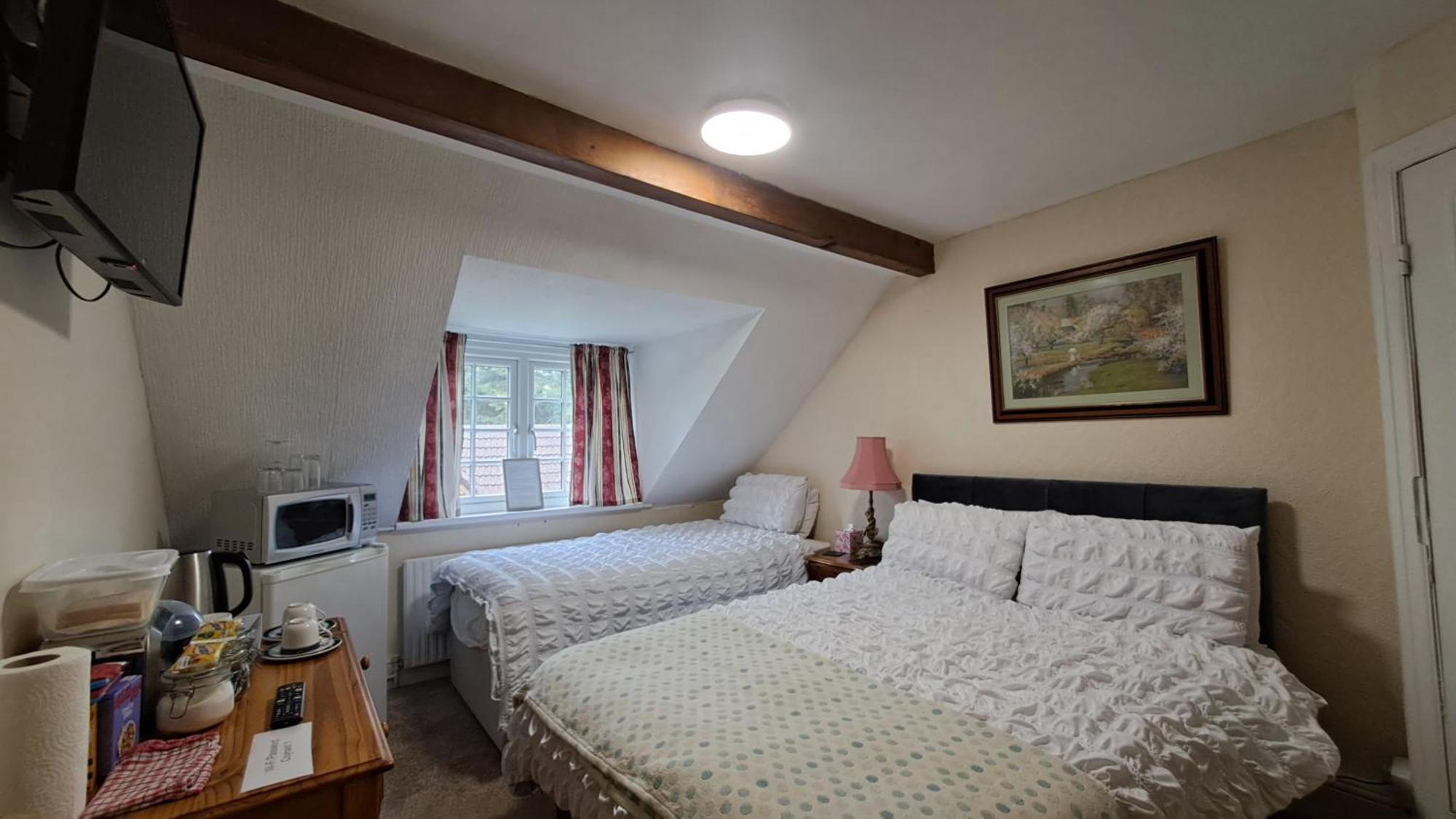 Coynant Farm Guesthouse - Farm Park Stay Swansea Szoba fotó