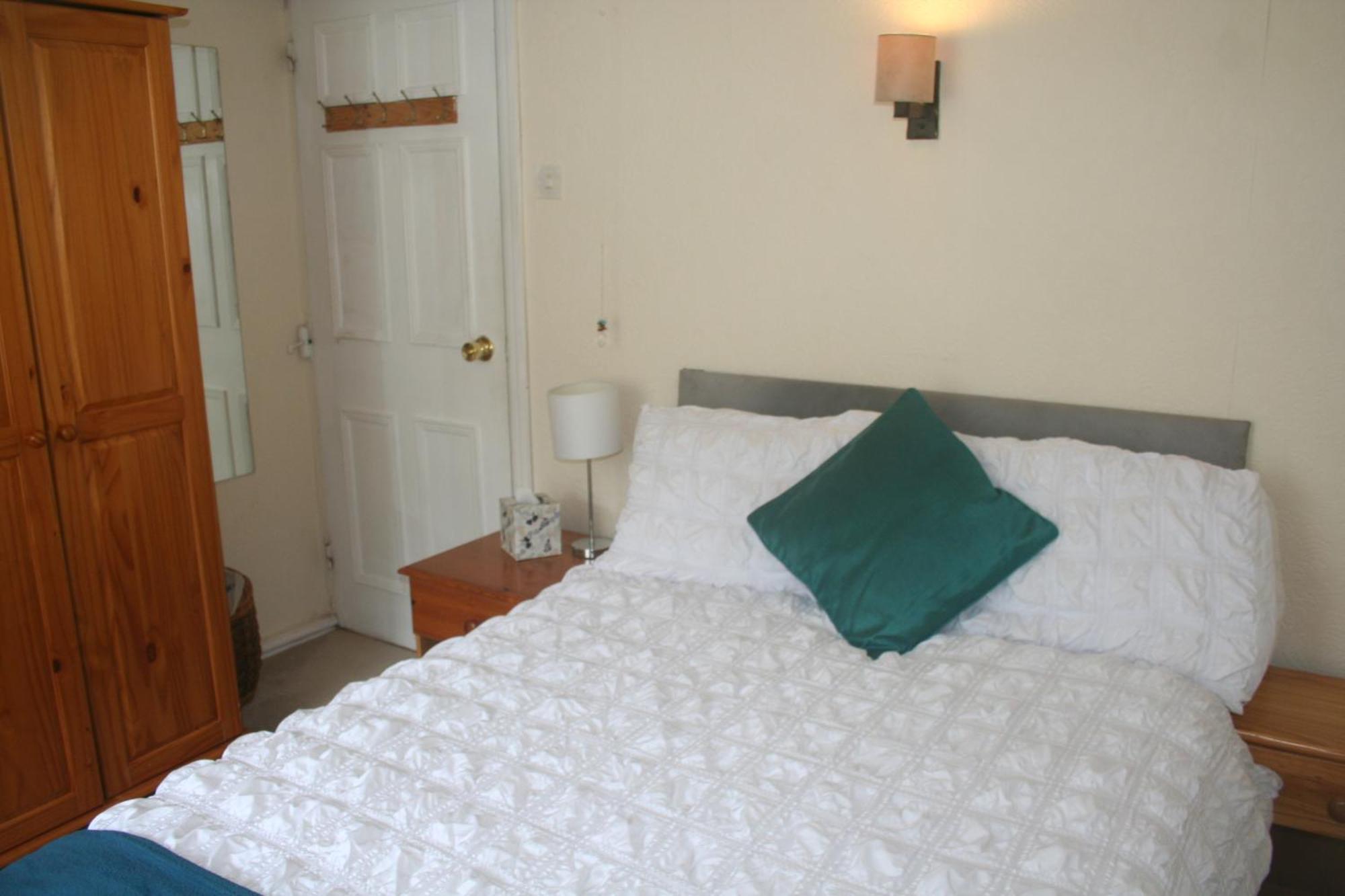 Coynant Farm Guesthouse - Farm Park Stay Swansea Szoba fotó
